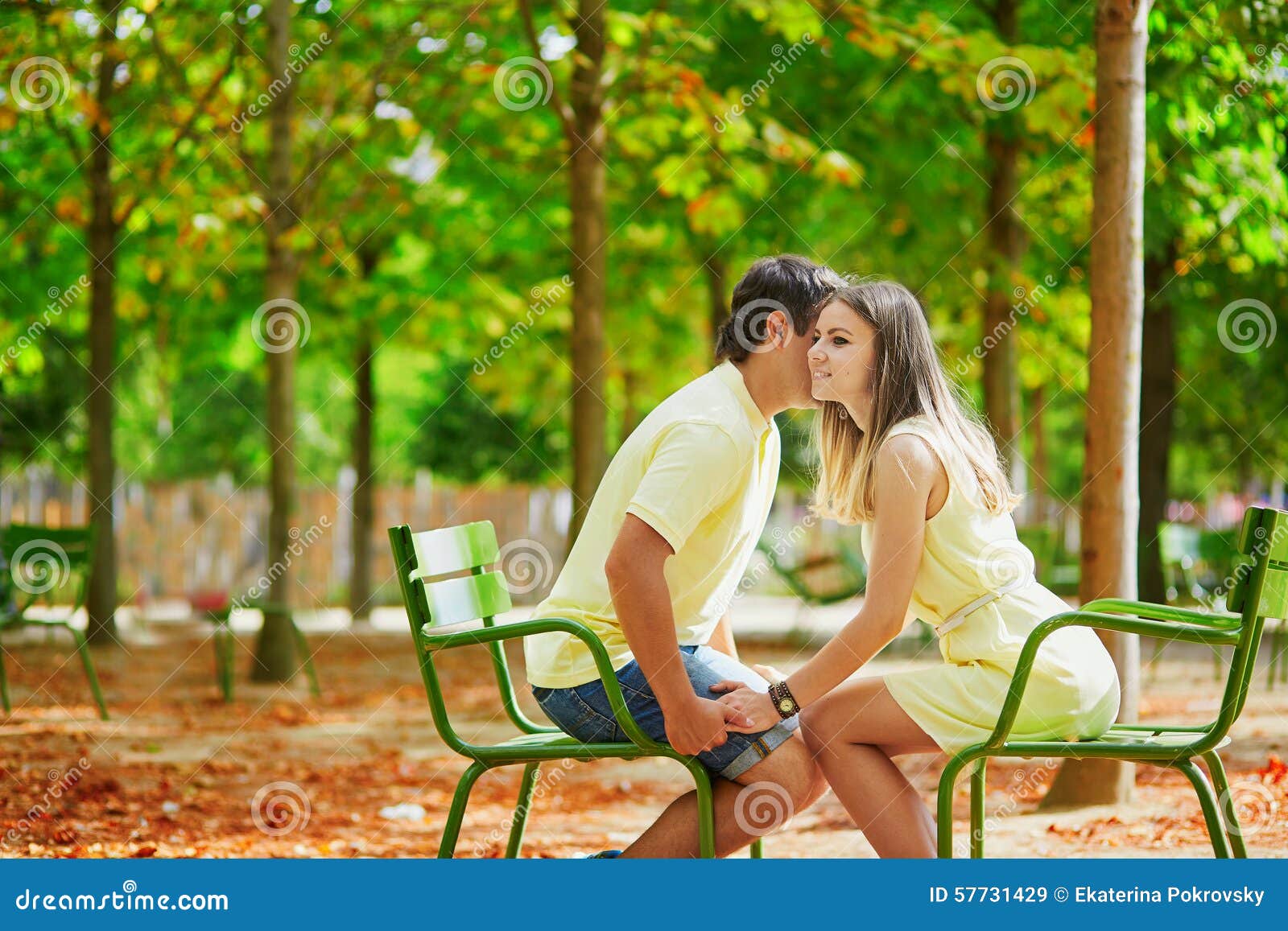 Lunameet: Extended Dating Site Review